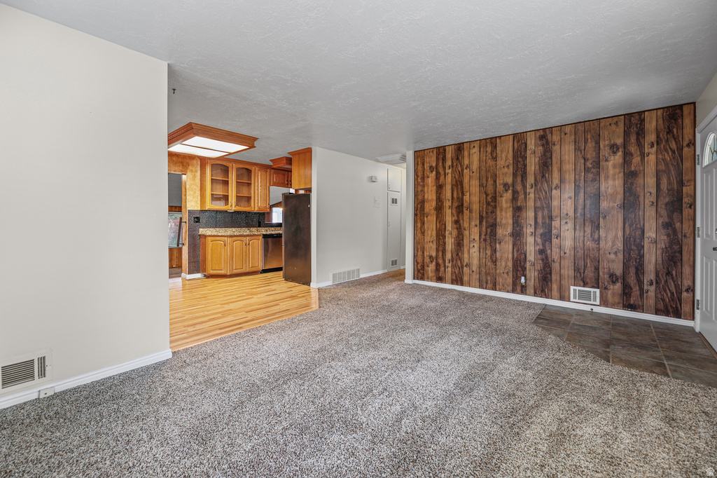 175 W Washington Ave — photo 4
