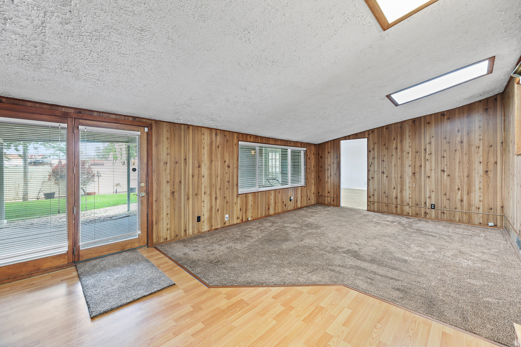 175 W Washington Ave — photo 9