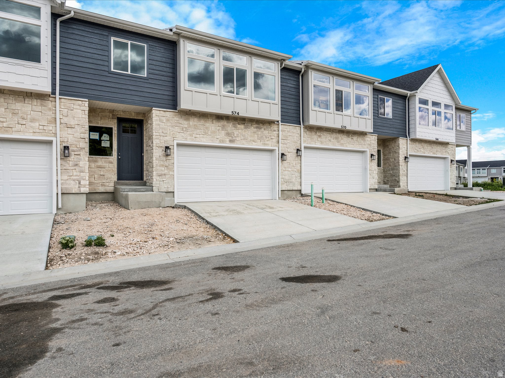 574 N BOURDONS RIVER ST photo 3