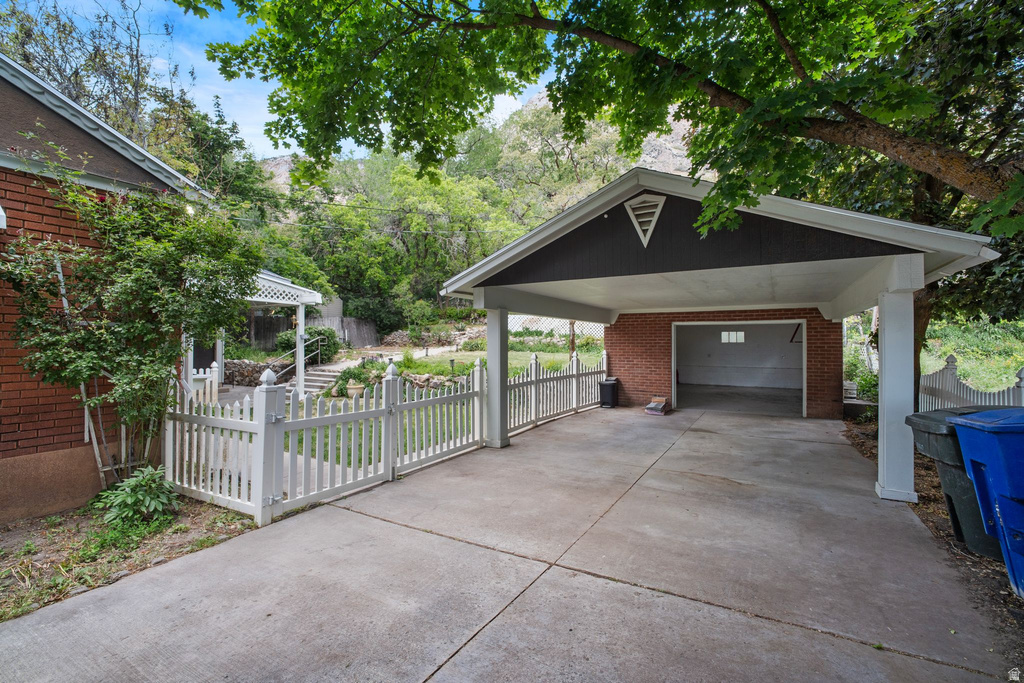 252 N HARRISON BLVD photo 4