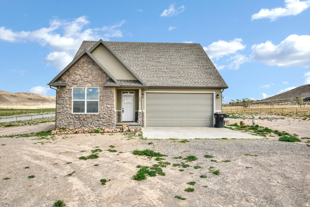 380 W MOUNTAIN LN