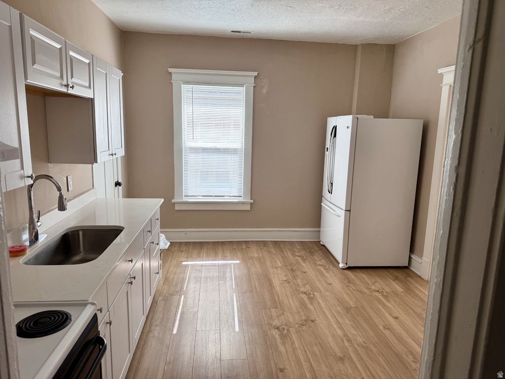 2436 S MADISON E AVE photo 3