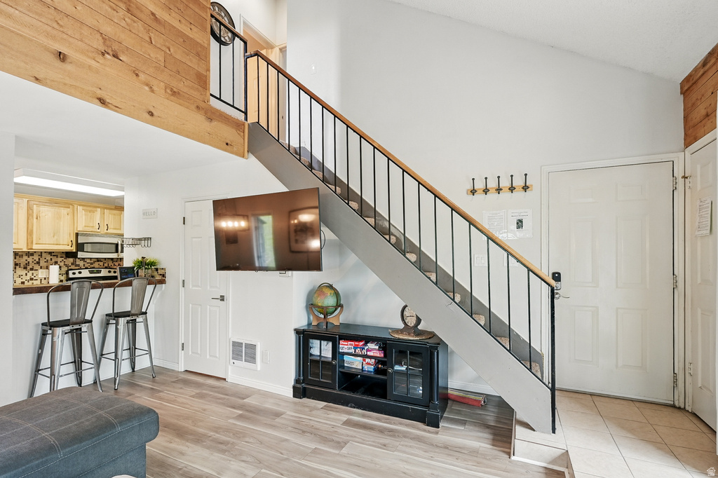 286 W EAGLES ROOST ST photo 5