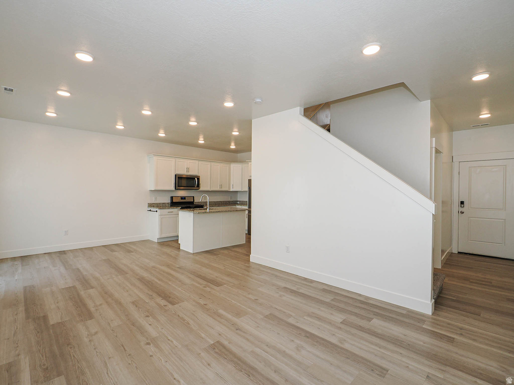 565 N 225 E photo 3