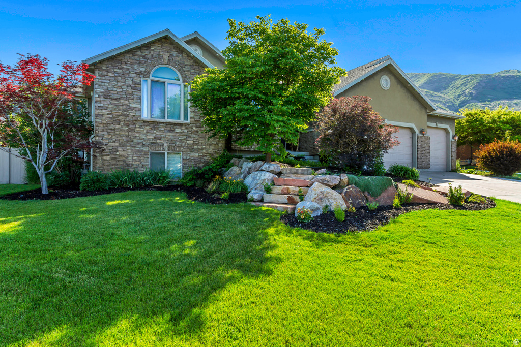 1475 E HARVEY RD photo 2