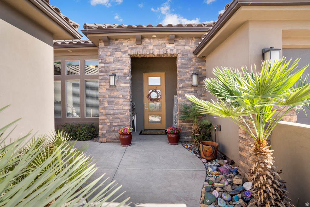 2982 E CARMINE DR photo 3