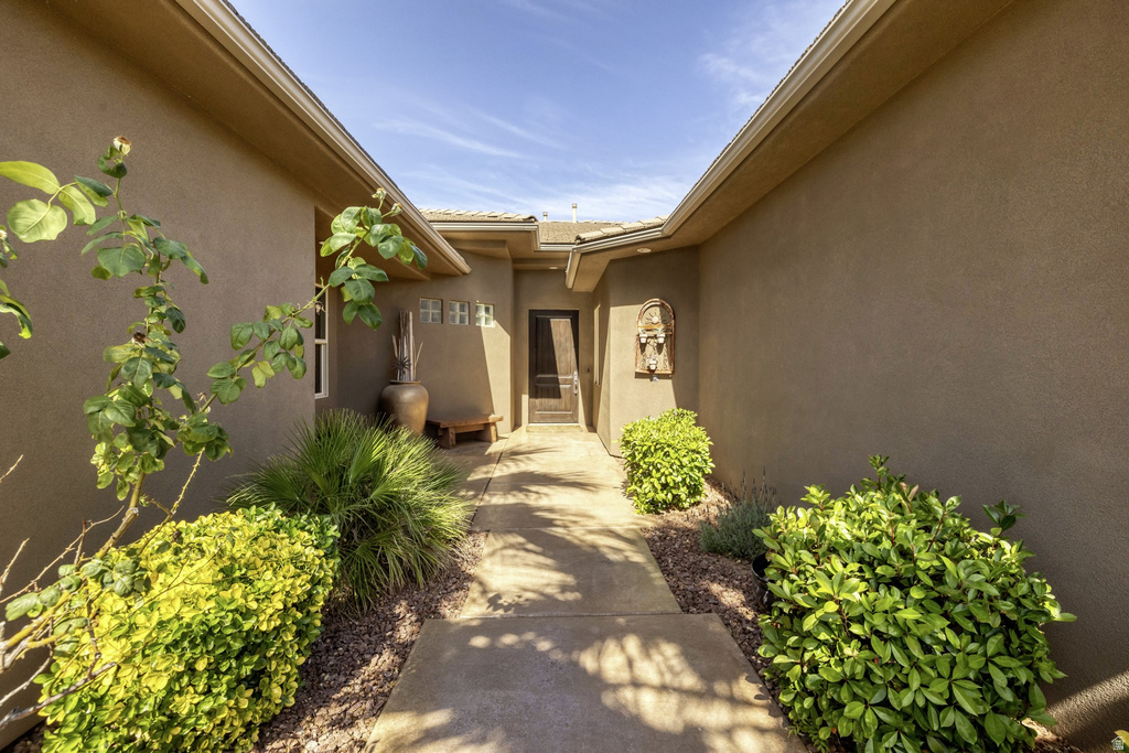 169 N MONTEREY DR photo 3