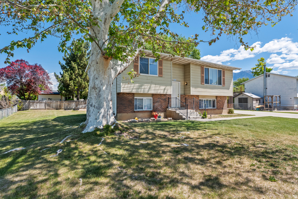 2402 W 710 N photo 2