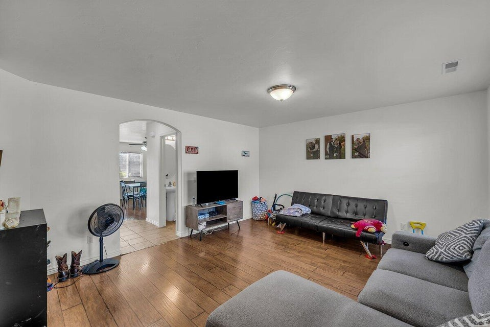 3419 S RIVER RD photo 3