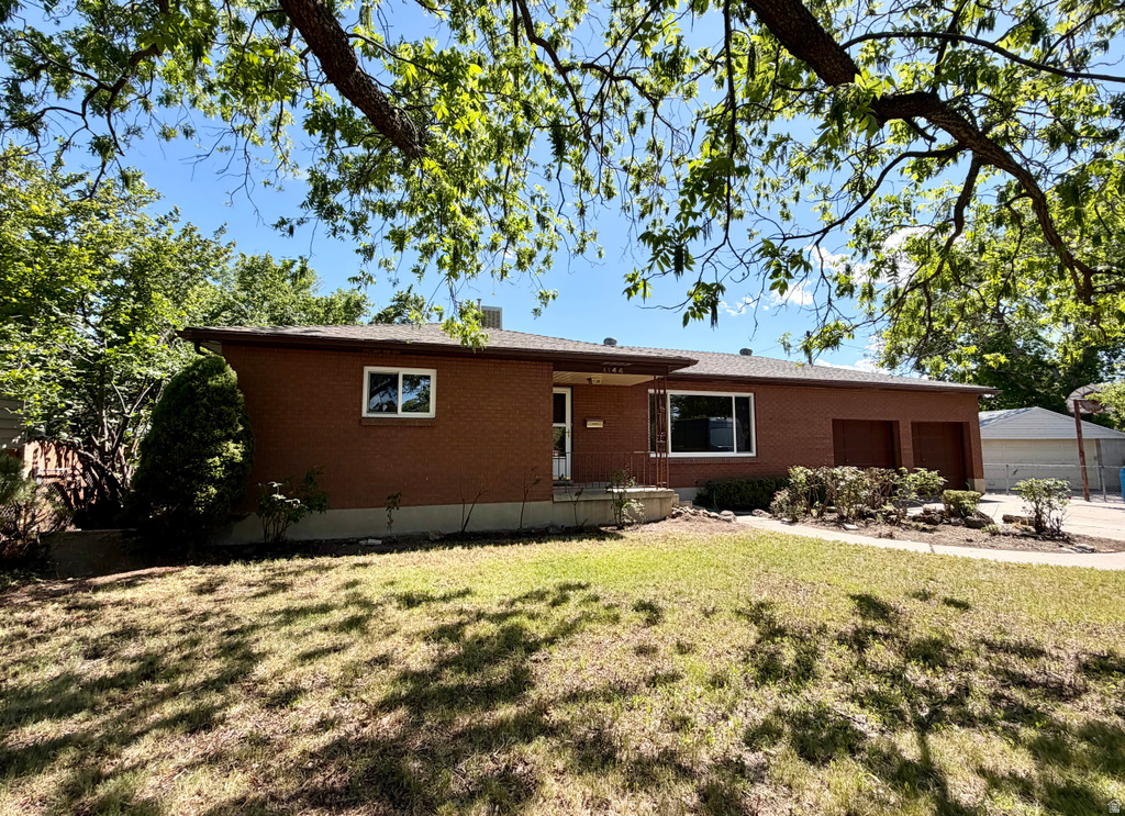 1144 E HILLVIEW DR photo 3