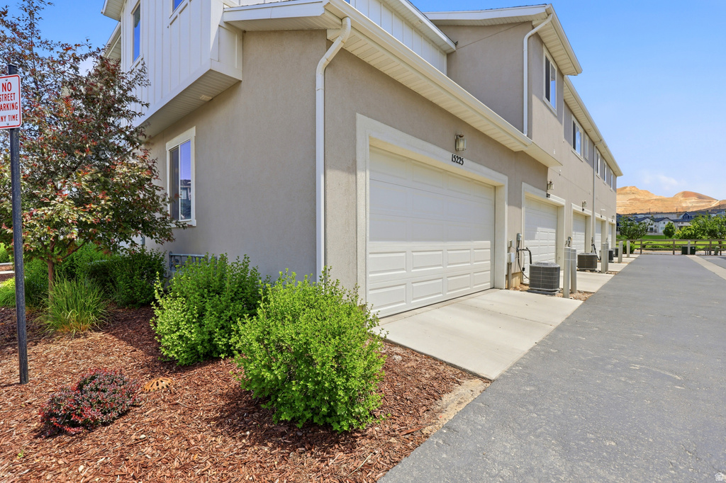15225 S REINS W WAY photo 2