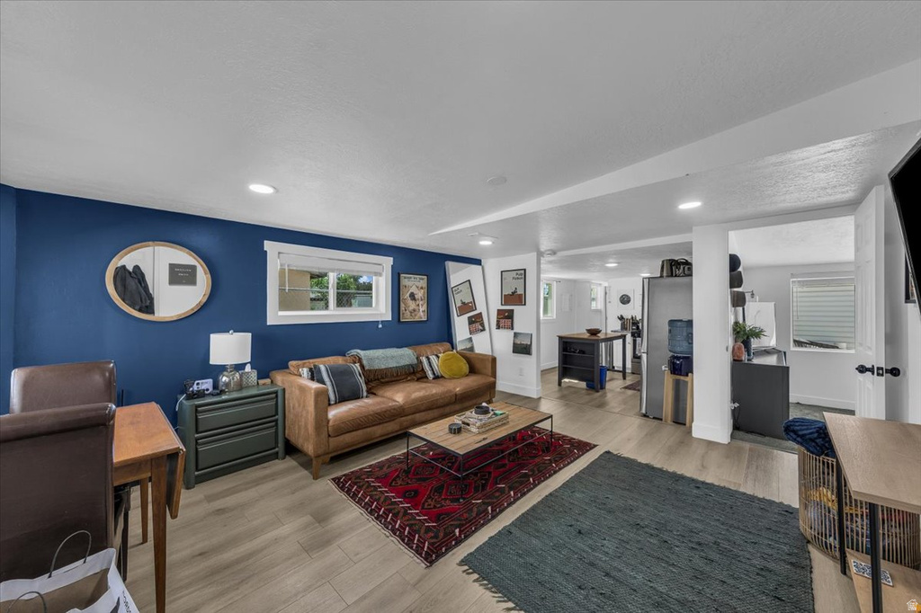 1559 W SHELLEY AVE photo 3