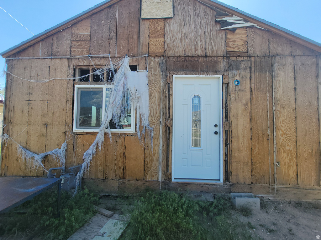 136 W WHITMORE DR photo 2
