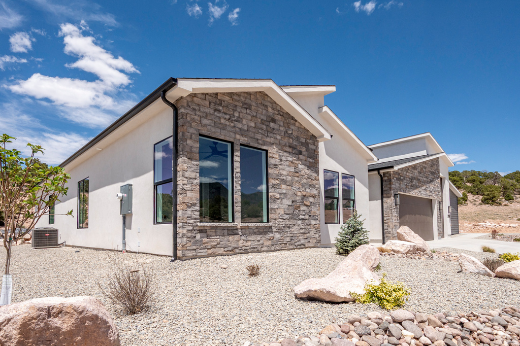 2862 W MOUNTAIN RANCH RD photo 3