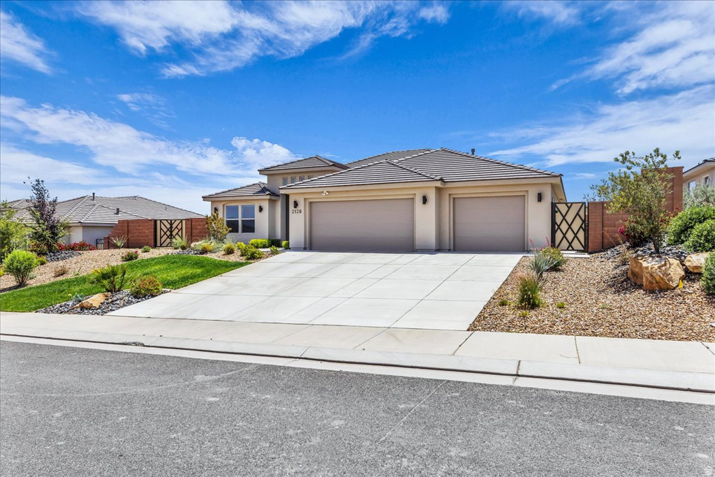 2128 E HONEYCOMB DR photo 3