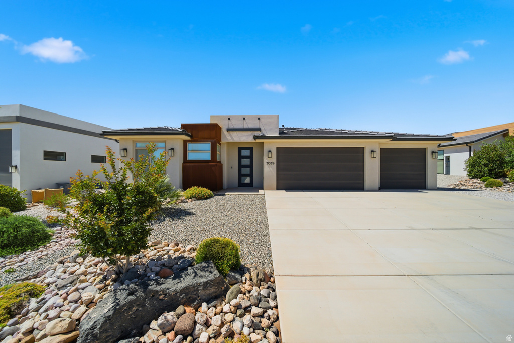 3039 E PHOTINIA DR photo 4
