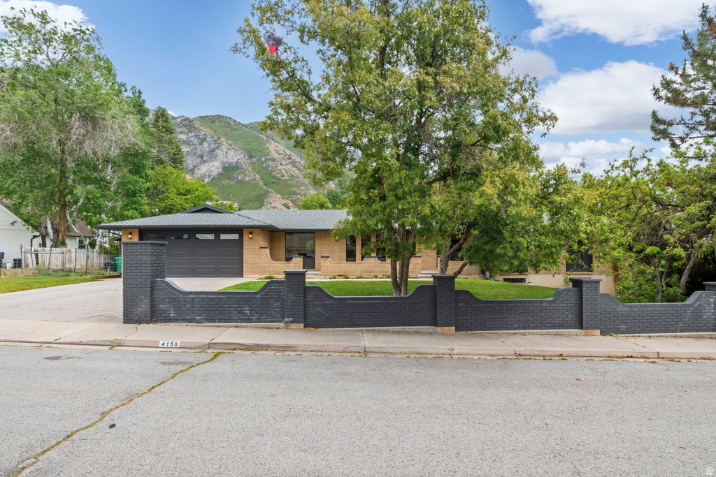4150 DOVER LN photo 3