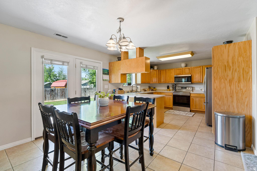 827 W 2730 S photo 4