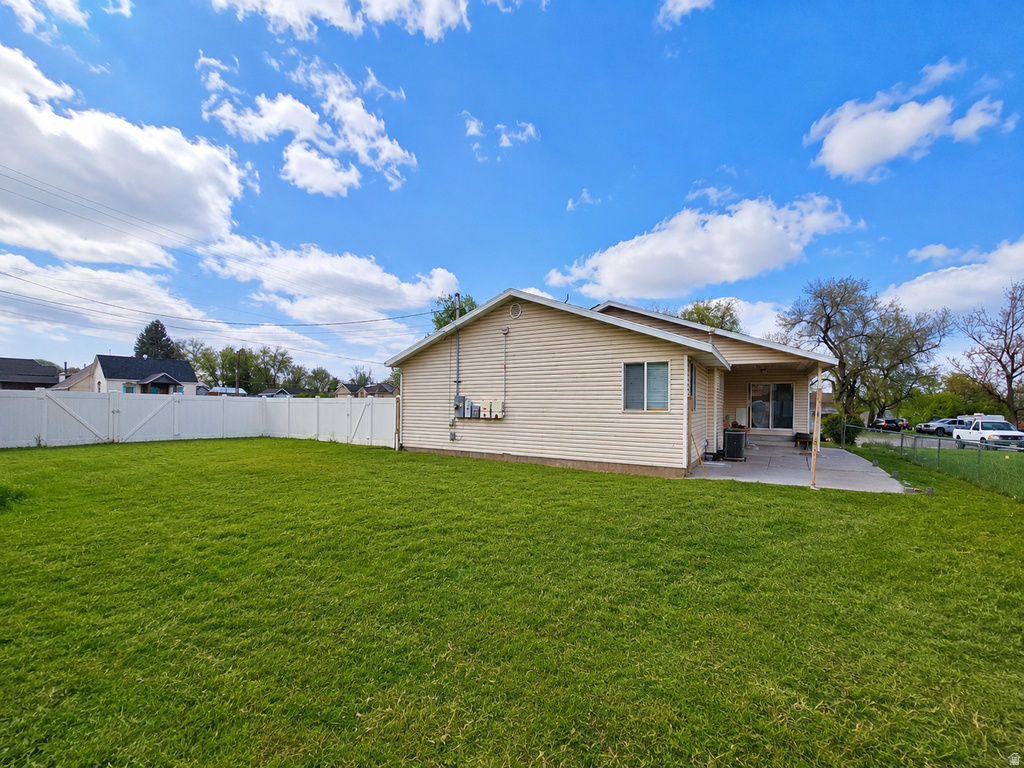 390 N 300 E photo 2