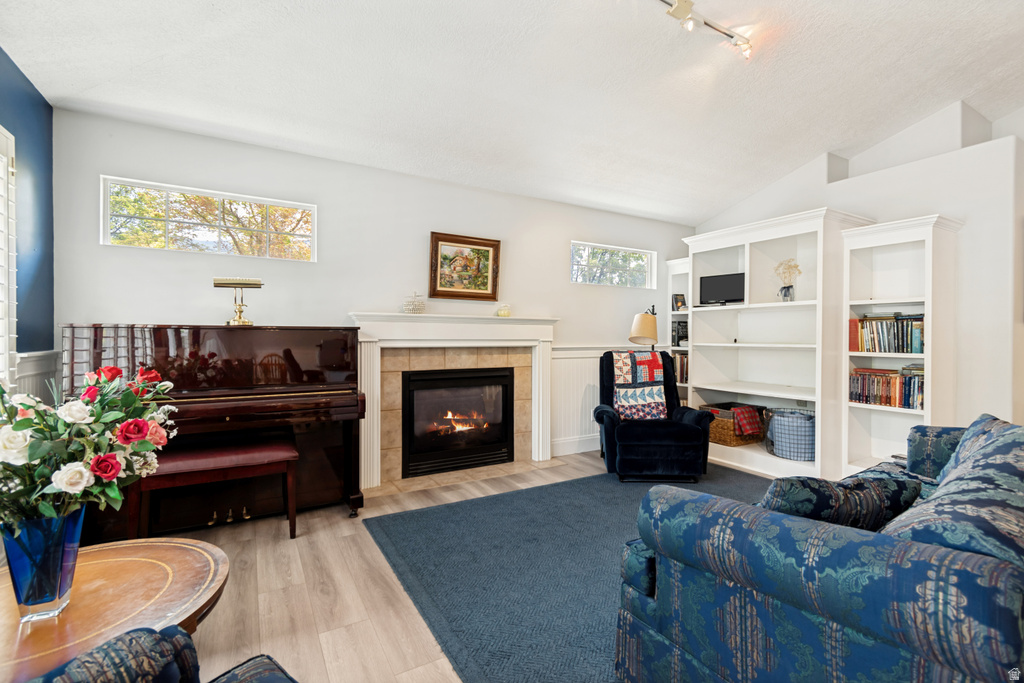 1039 E WYNDOM N WAY photo 4