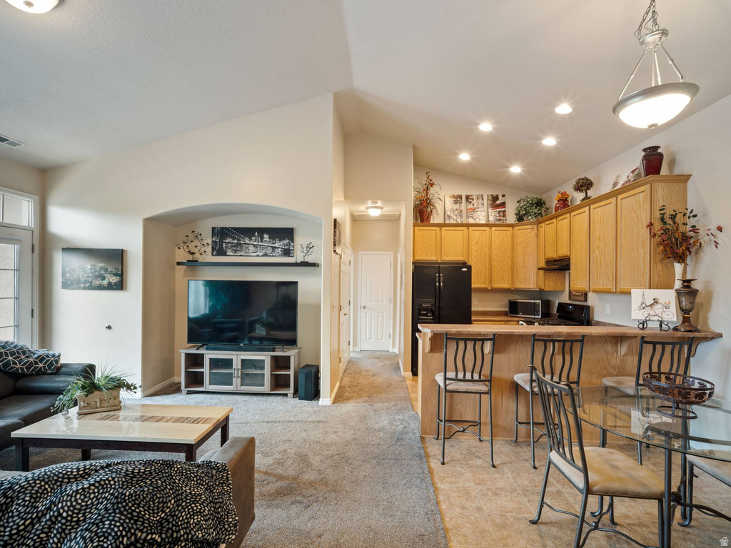 482 N WALTON DR photo 3