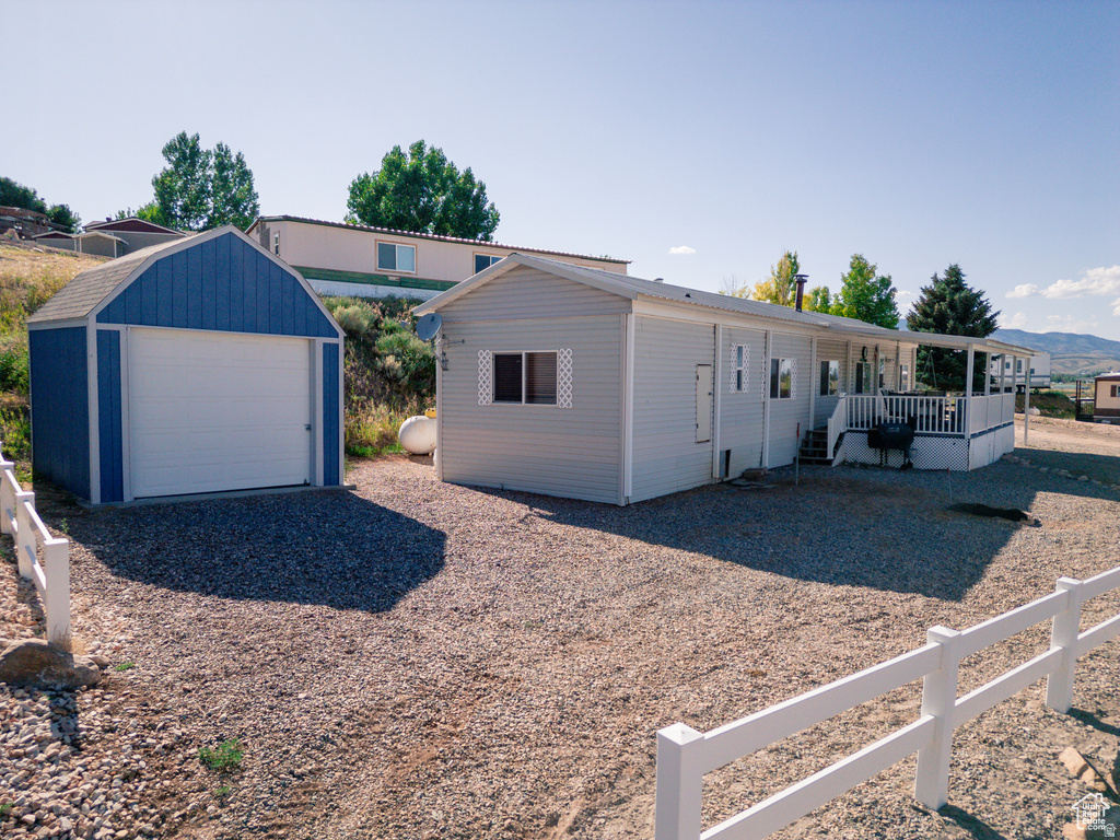 738 E VANESSA LN photo 3