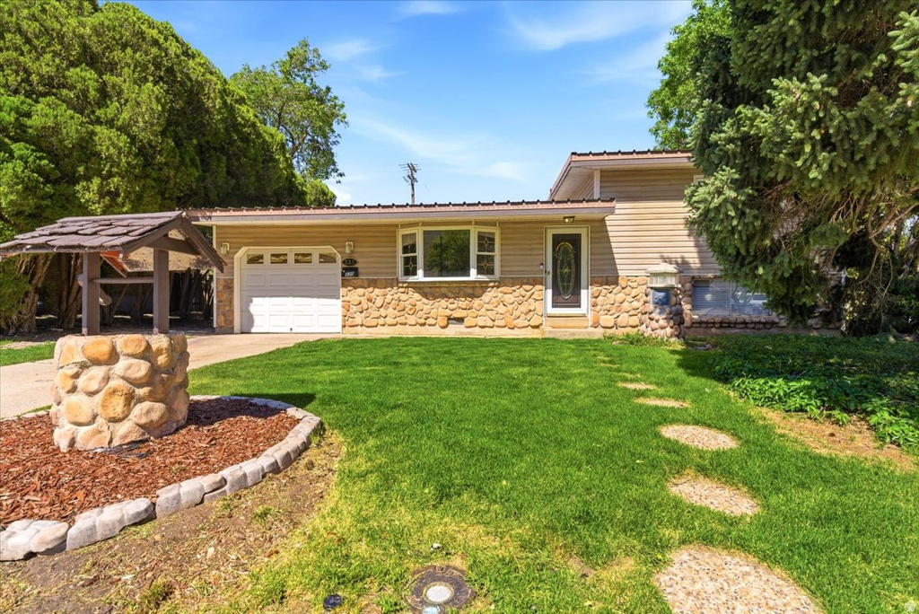 335 MOUTAIN VIEW DR photo 3