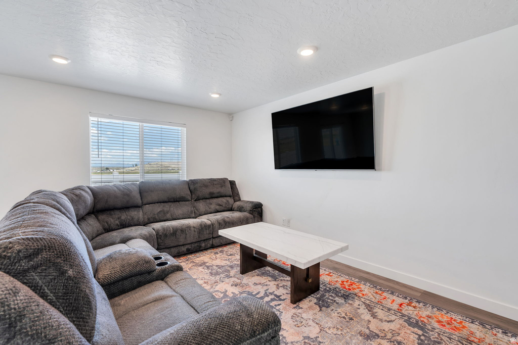 992 W BROADLEAF DR photo 3