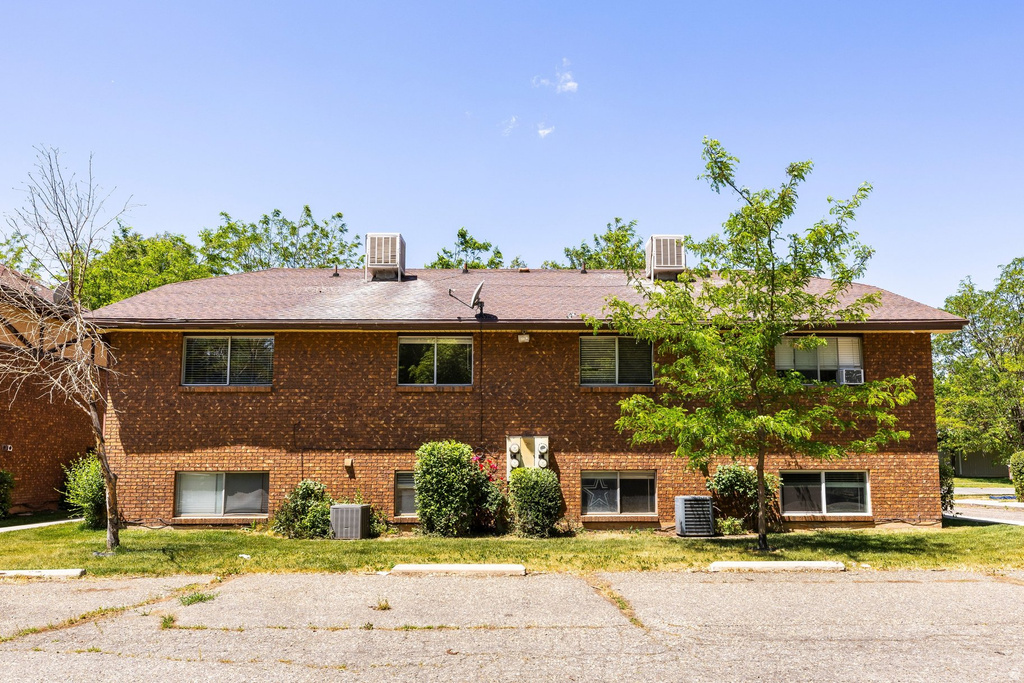 210 N PINGREE AVE photo 3