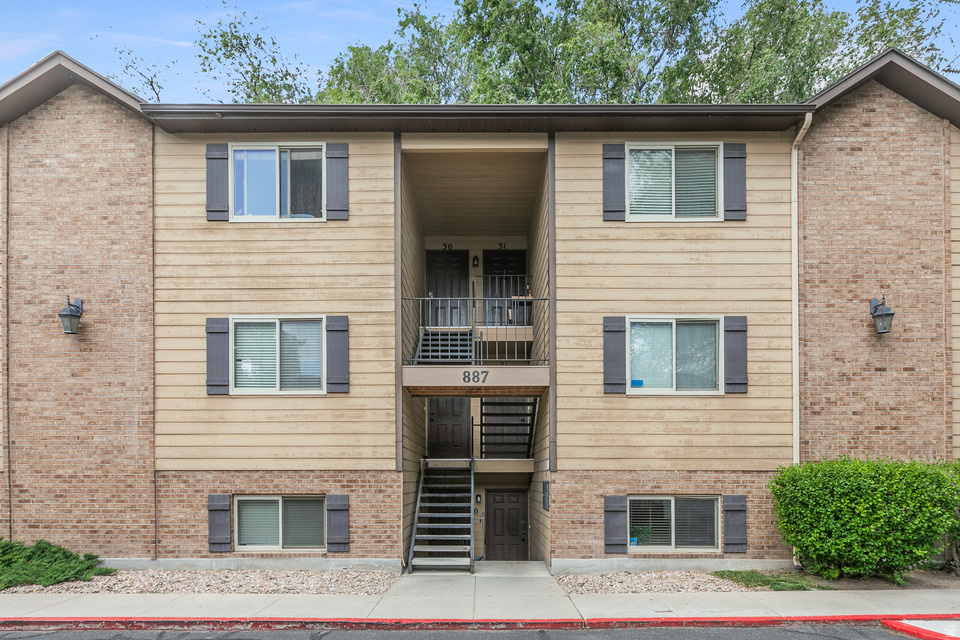 887 E CEDAR PINE S CT photo 2