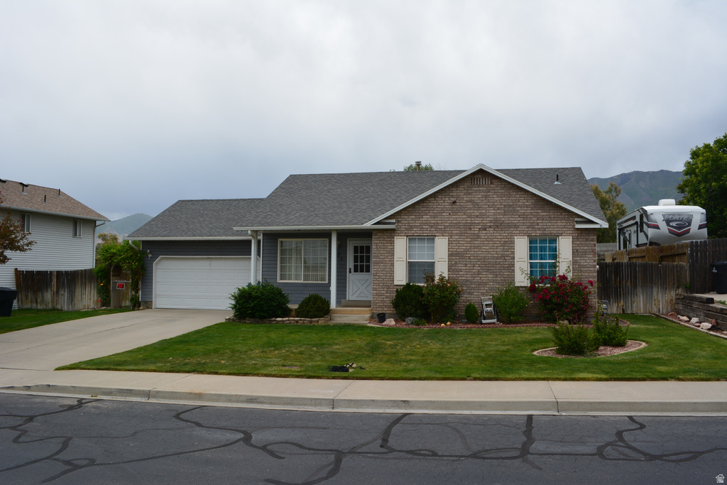 684 N 1120 E photo 2