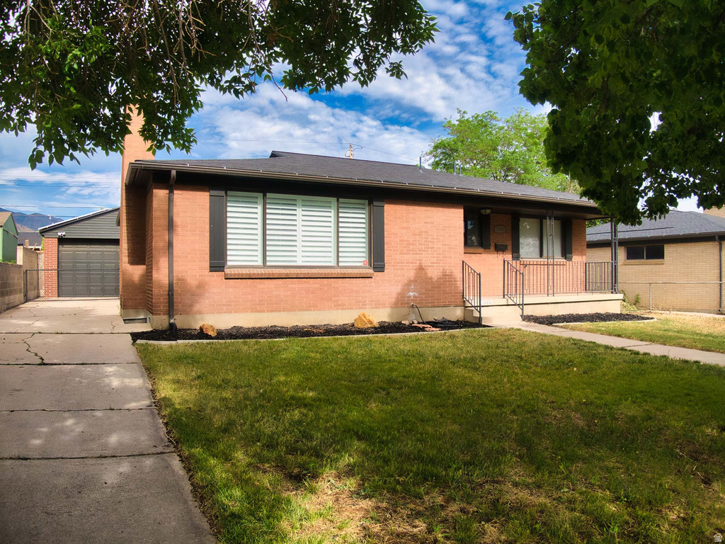 3138 S JEAN ST photo 2