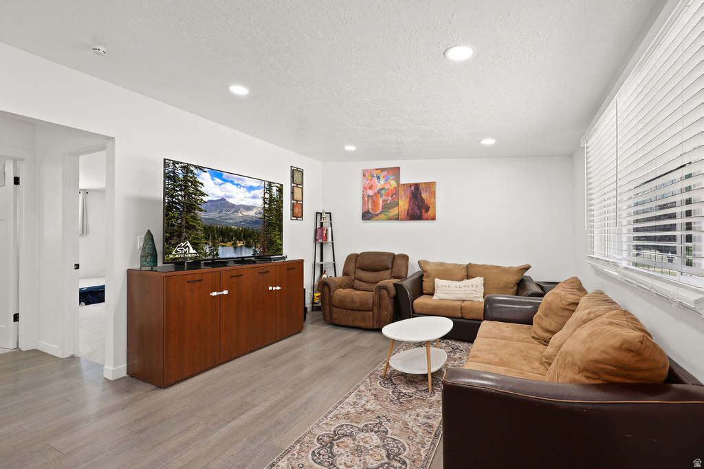 545 N MADISON AVE photo 2