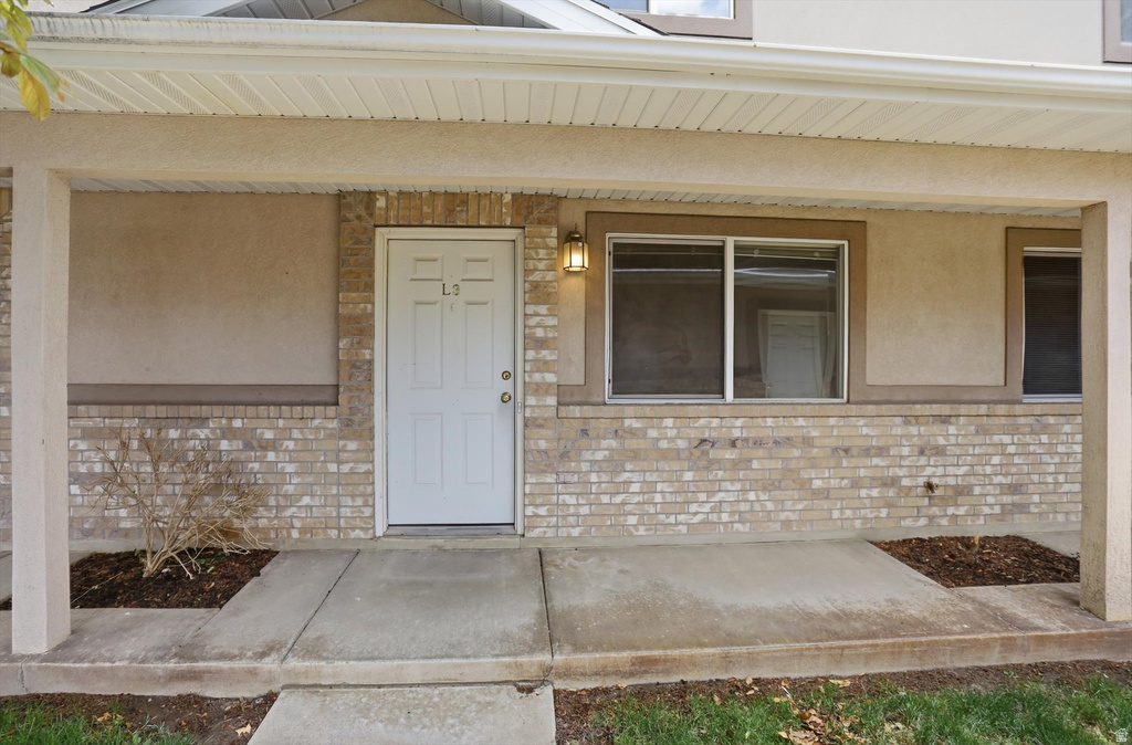 2421 N 400 E photo 3