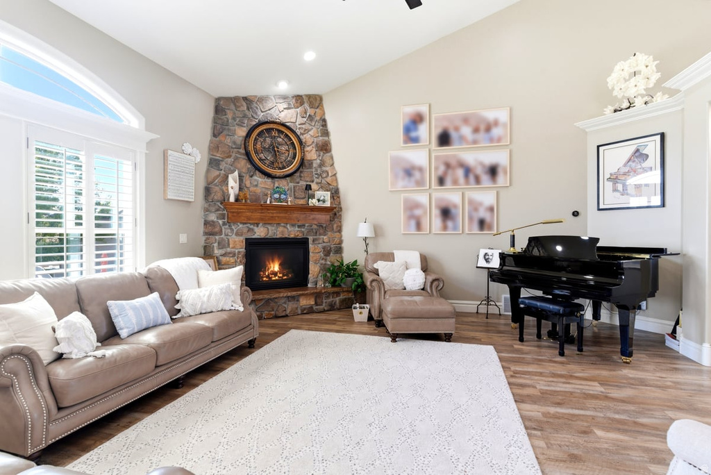 2639 S 2975 W photo 5