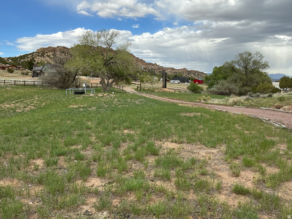 550 E STATELINE RD photo 3