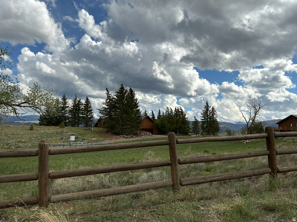 550 E STATELINE RD photo 4