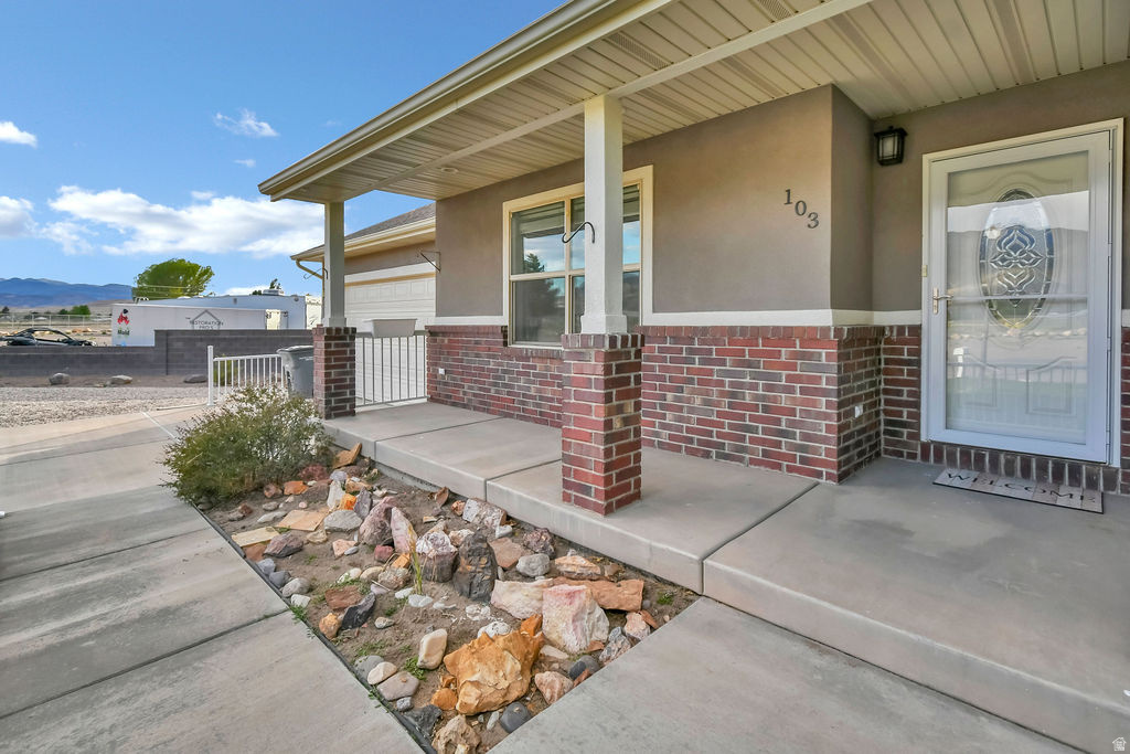 103 N 410 W photo 3