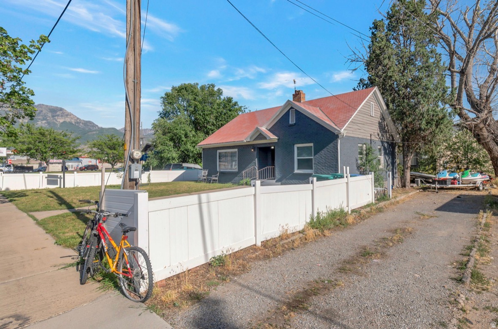 243 W 400 N photo 3