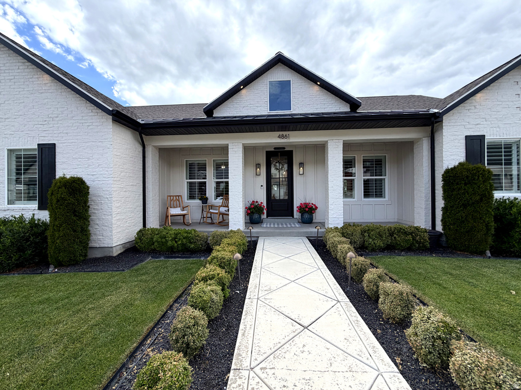 4861 N 300 E photo 2