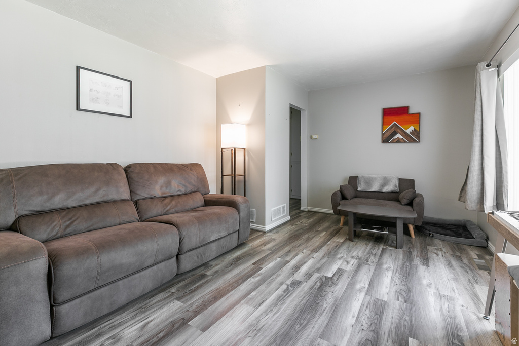 216 N ECCLES AVE photo 4