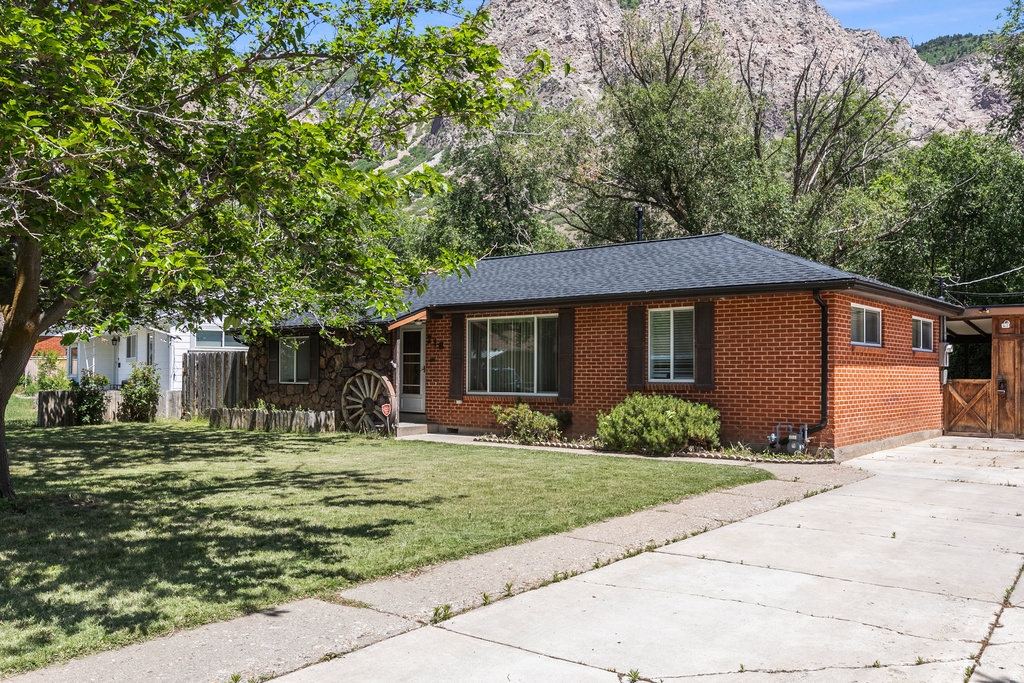 216 N ECCLES AVE photo 3