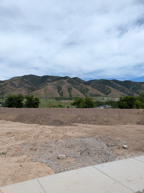 676 N 275 E photo 2