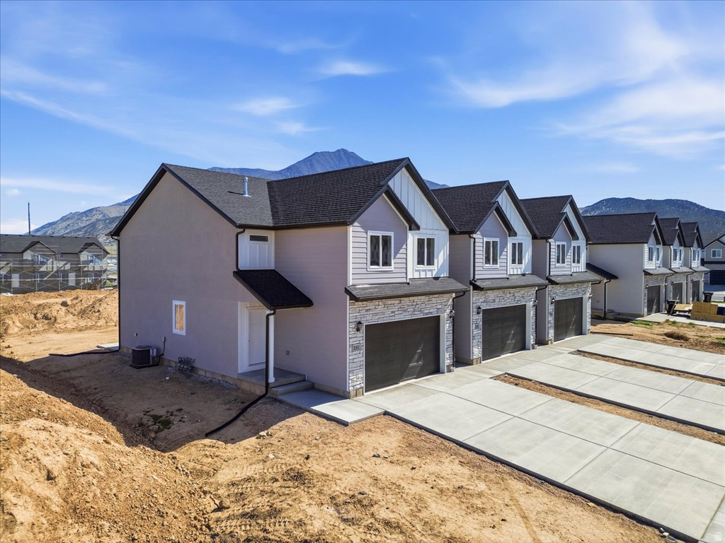 236 W 815 N photo 5