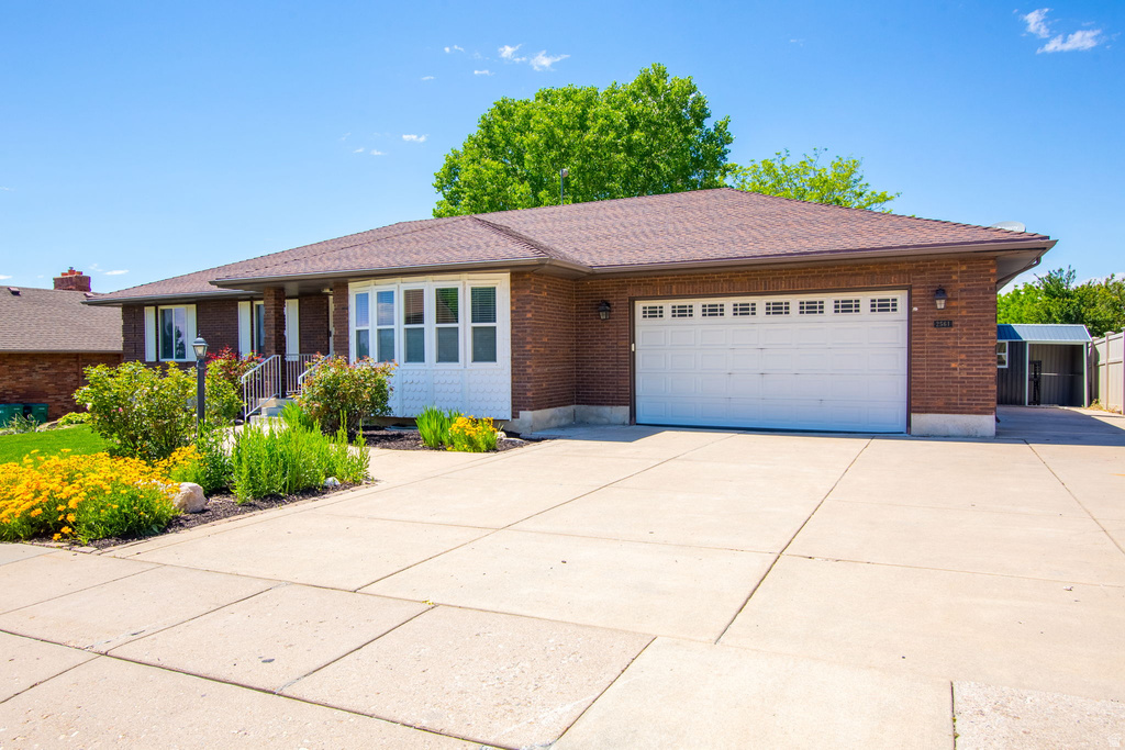 2561 E 2700 N photo 3