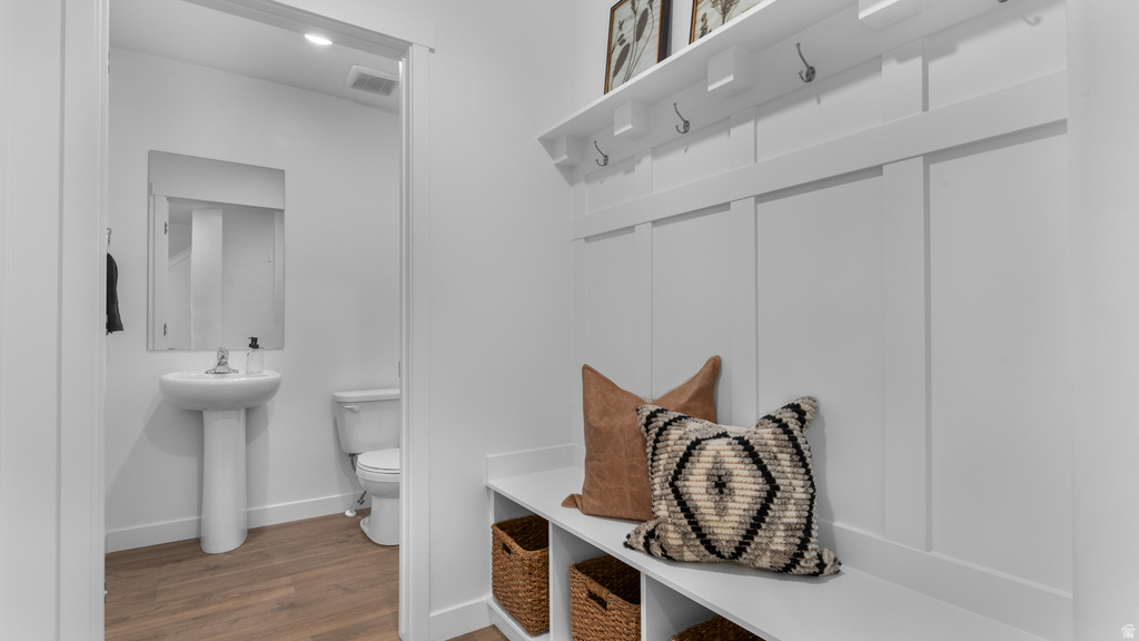 2032 E DORSET WAY photo 4