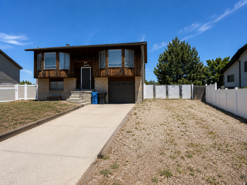 3356 W CROWN ST photo 2