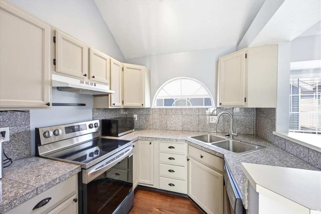 5425 S SPINNAKER ROW photo 4