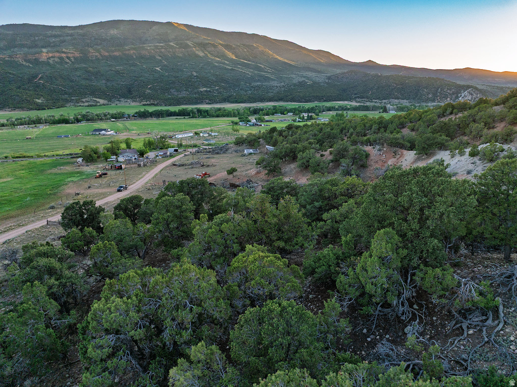 Tabiona, UT 84072