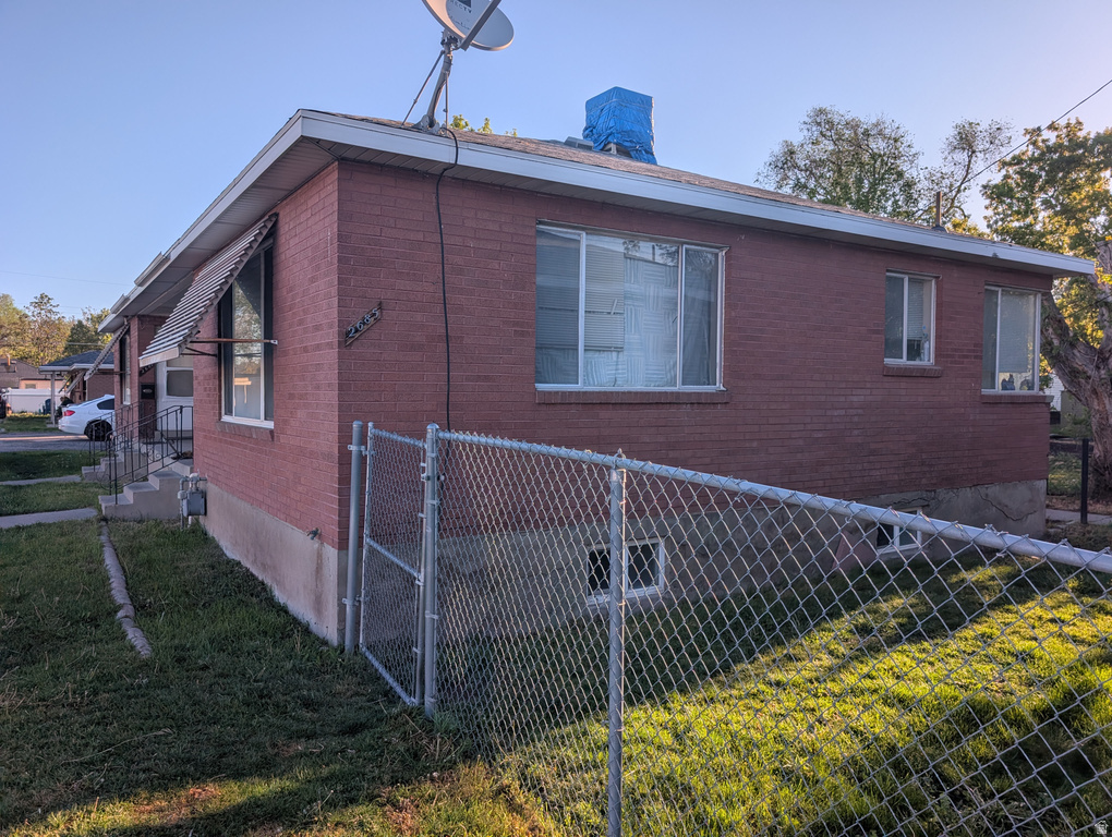 2681 S 360 E photo 3